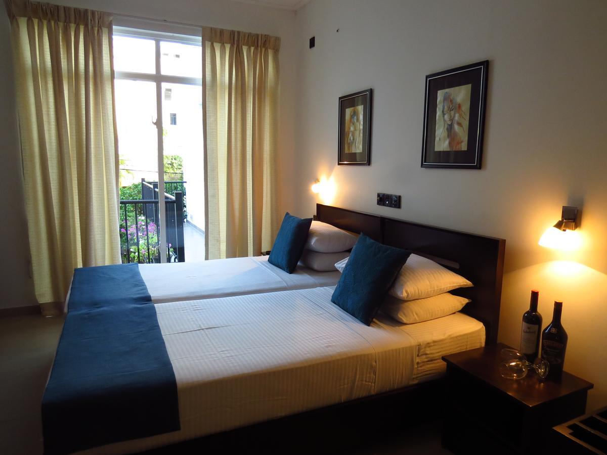 Chapelton House Bed & Breakfast Коломбо Екстериор снимка