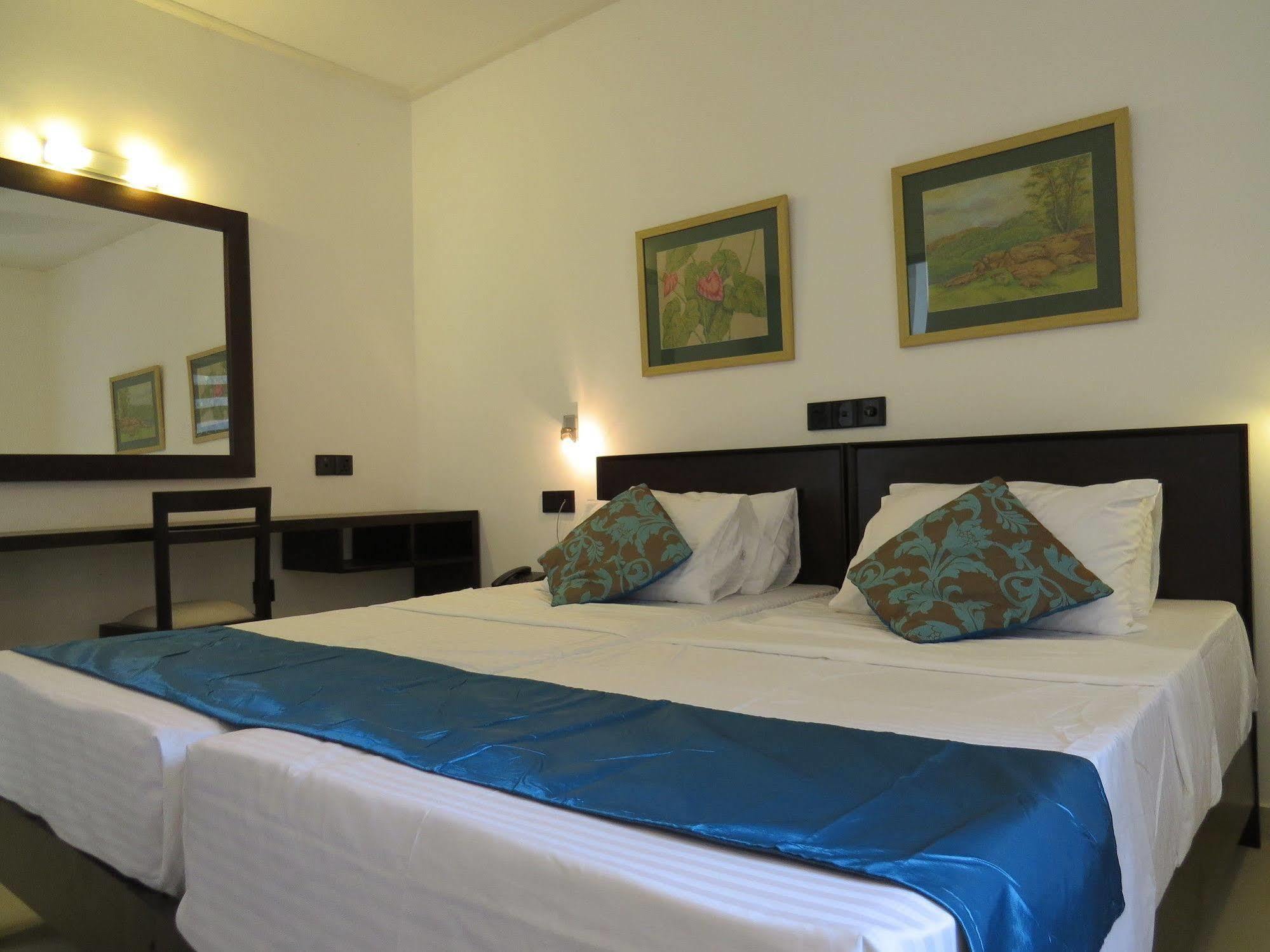 Chapelton House Bed & Breakfast Коломбо Екстериор снимка