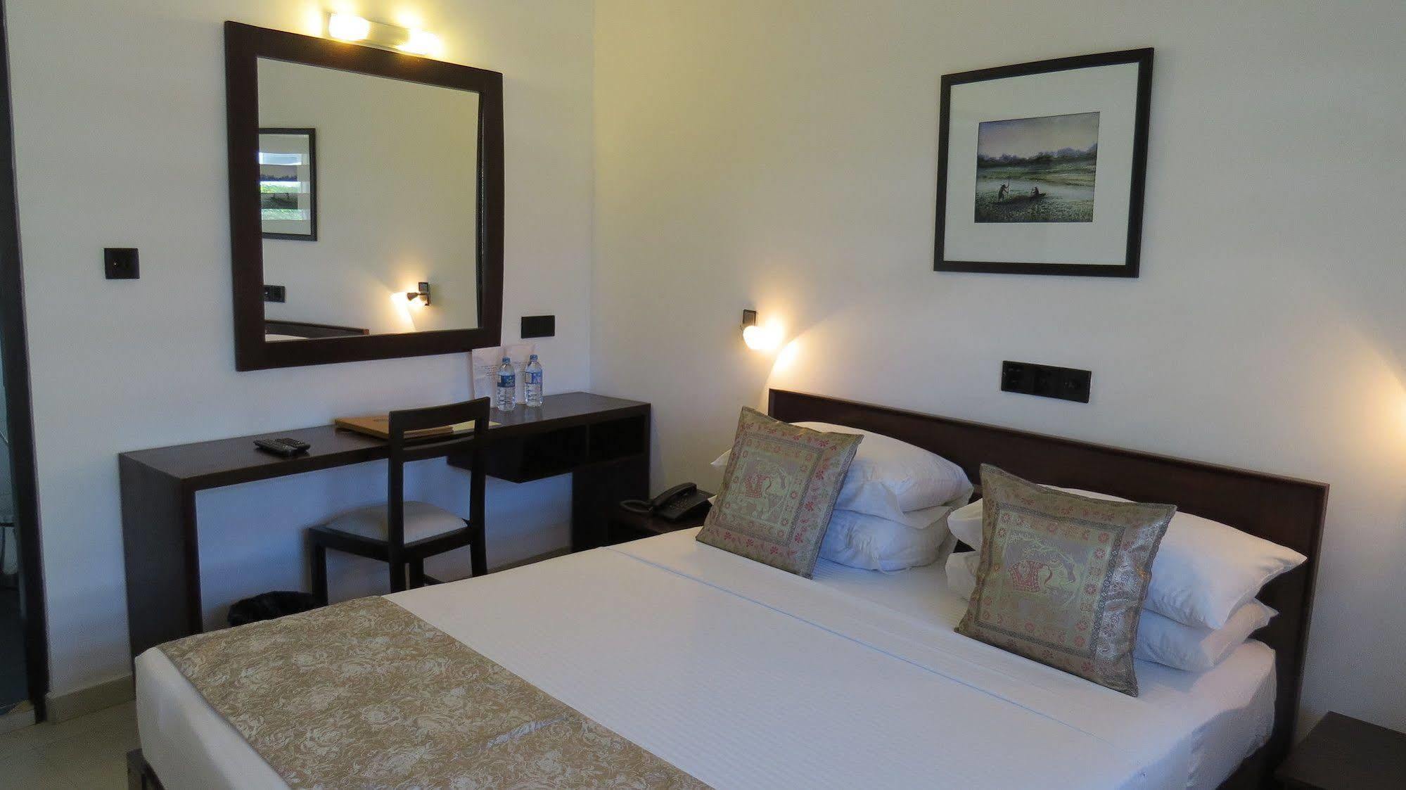 Chapelton House Bed & Breakfast Коломбо Екстериор снимка